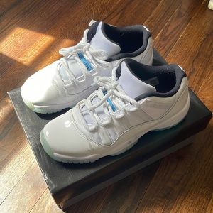Jordan 11’s low